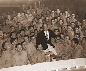 Jolson and soldiers